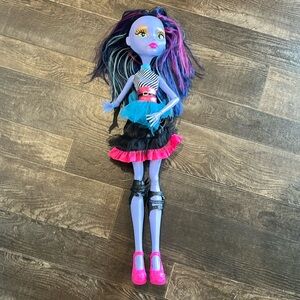 Monster High 28" Gore-geous Ghoul Freaky Friend Doll Change Eyes